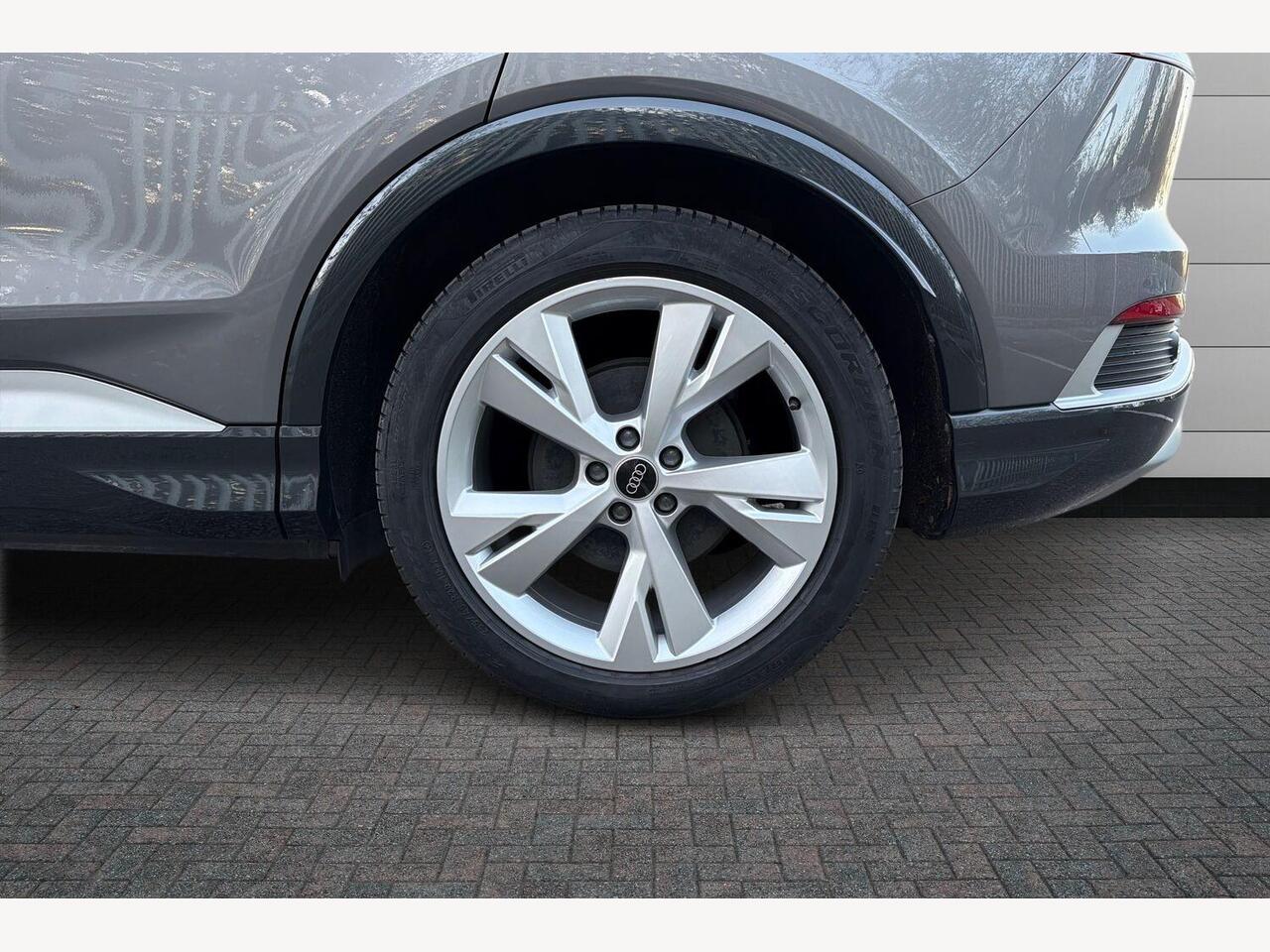 Used Audi Q4 e-tron 2023 for sale - 76675489: Photo 5