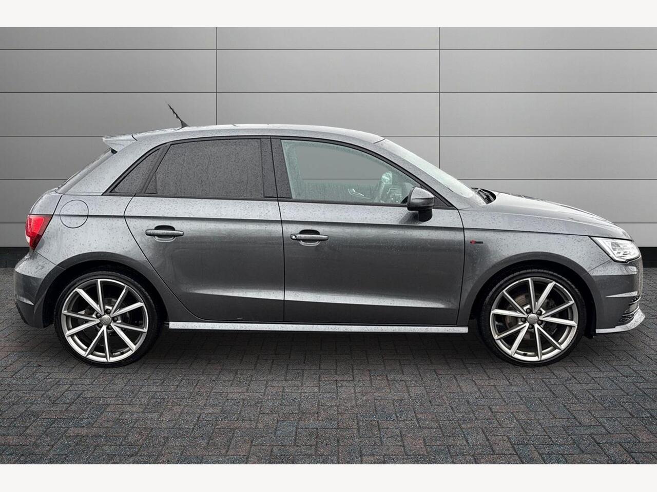 Used Audi A1 2017 for sale - 76999079: Photo 4