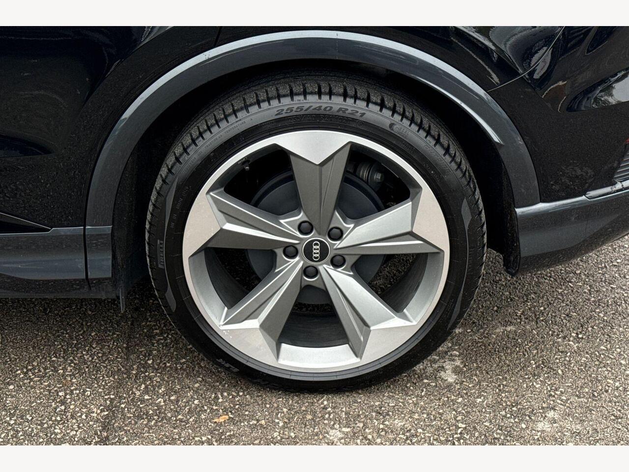 Used Audi Q4 e-tron 2025 for sale - 76679282: Photo 5