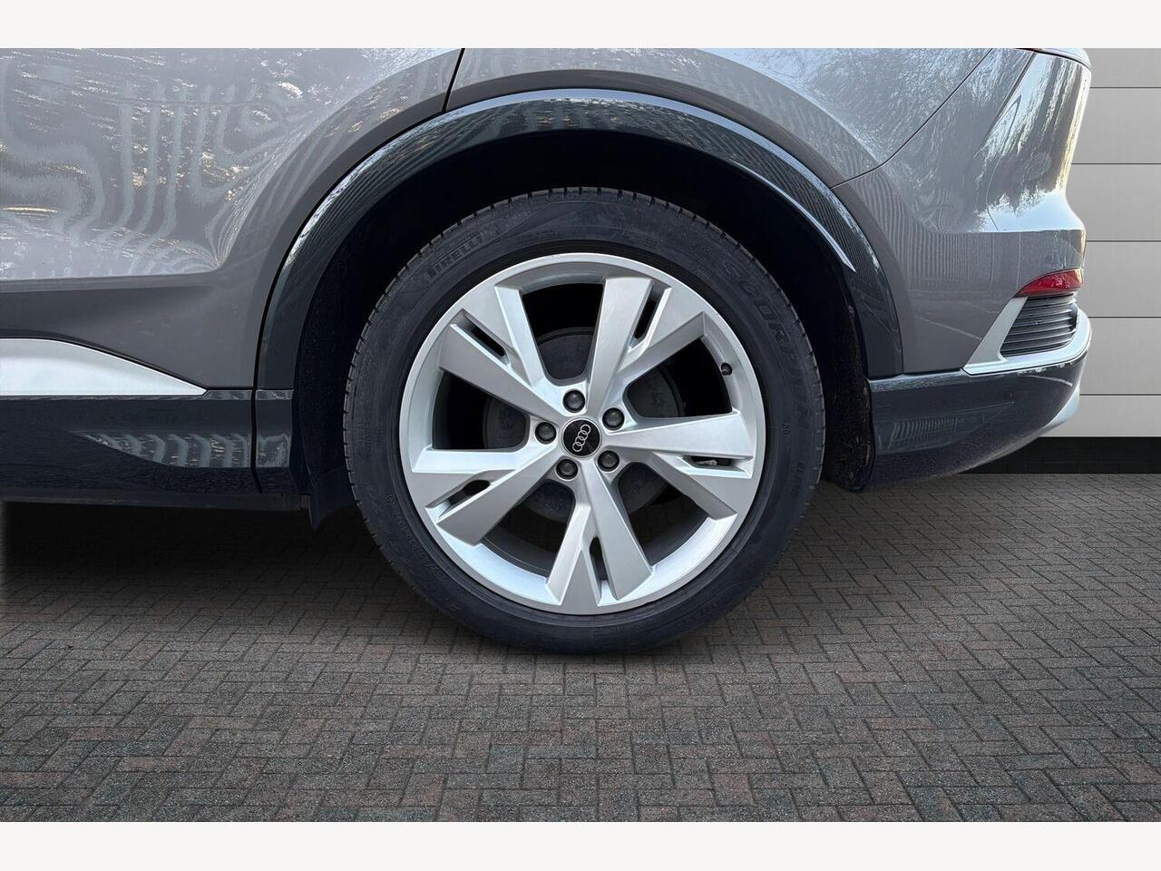 Used Audi Q4 e-tron 2023 for sale - 76999101: Photo 5