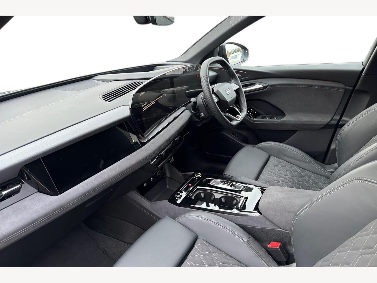 Used Audi Q6 e-tron 2025 for sale - 77809811: Photo 2