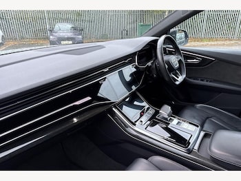 Used Audi Q8 2021 for sale - 76680805: Photo