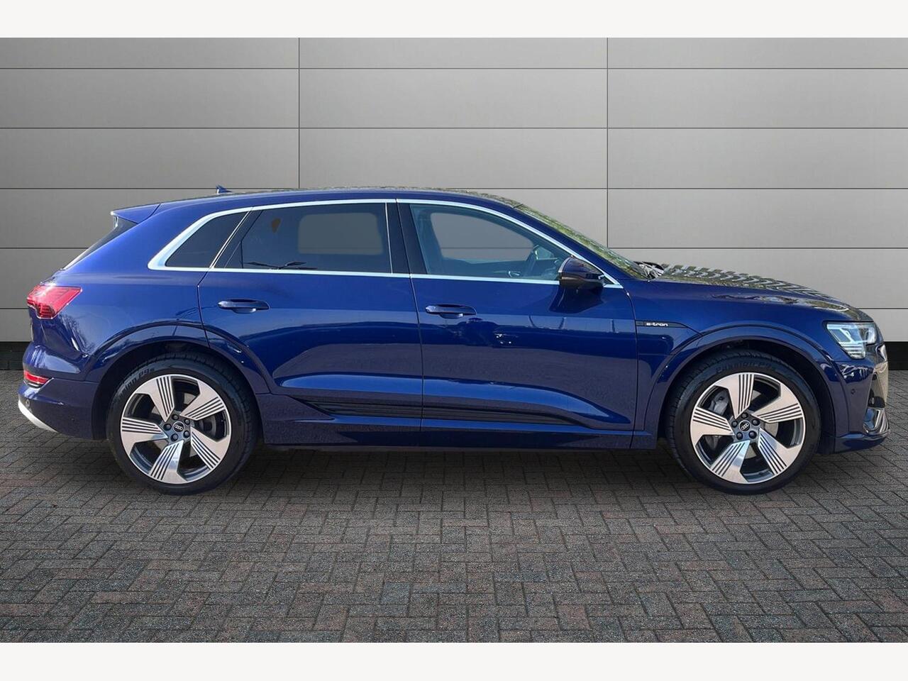 Used Audi e-tron 2022 for sale - 78169182: Photo 4