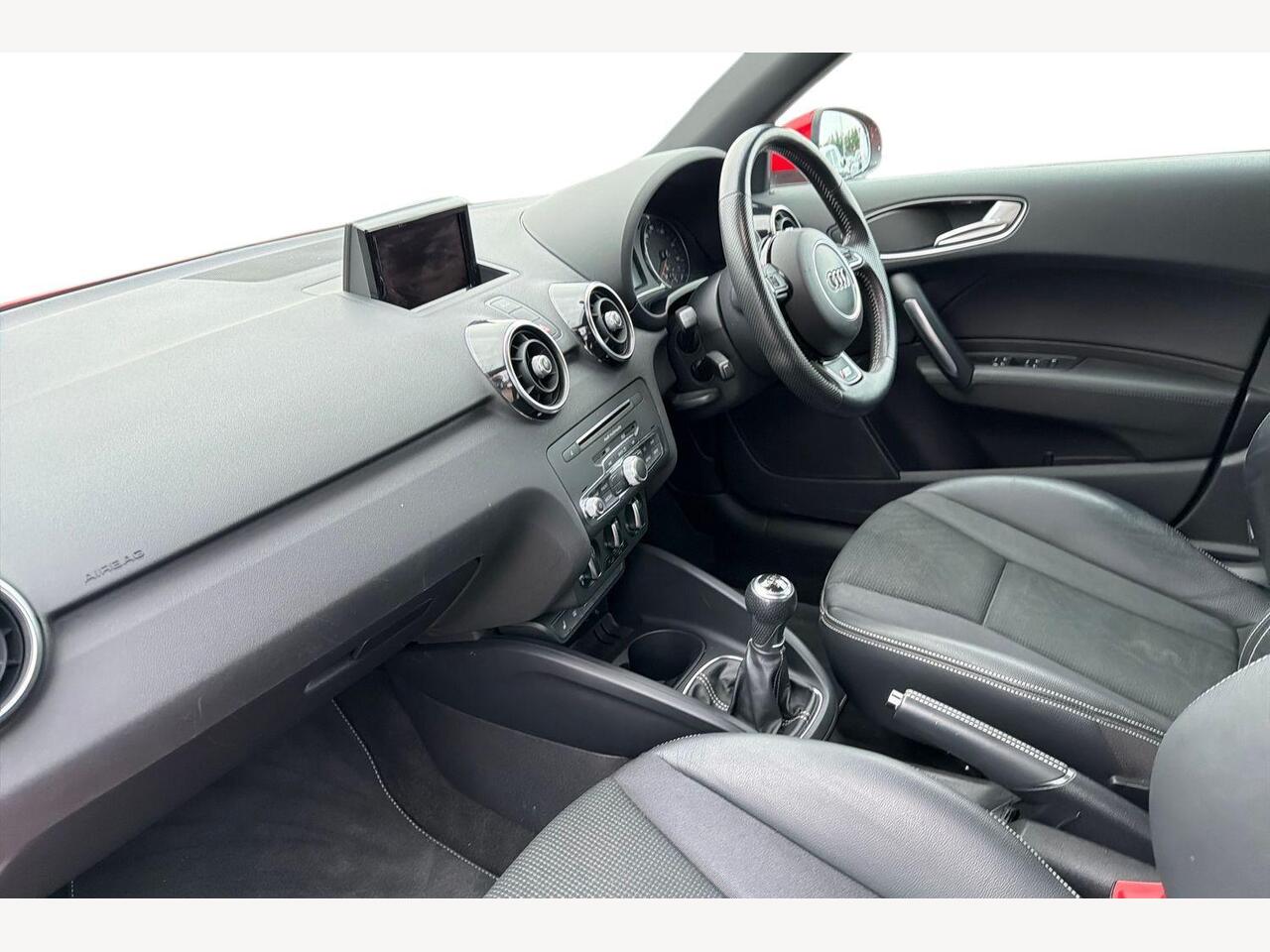 Used Audi A1 2017 for sale - 77910940: Photo 2