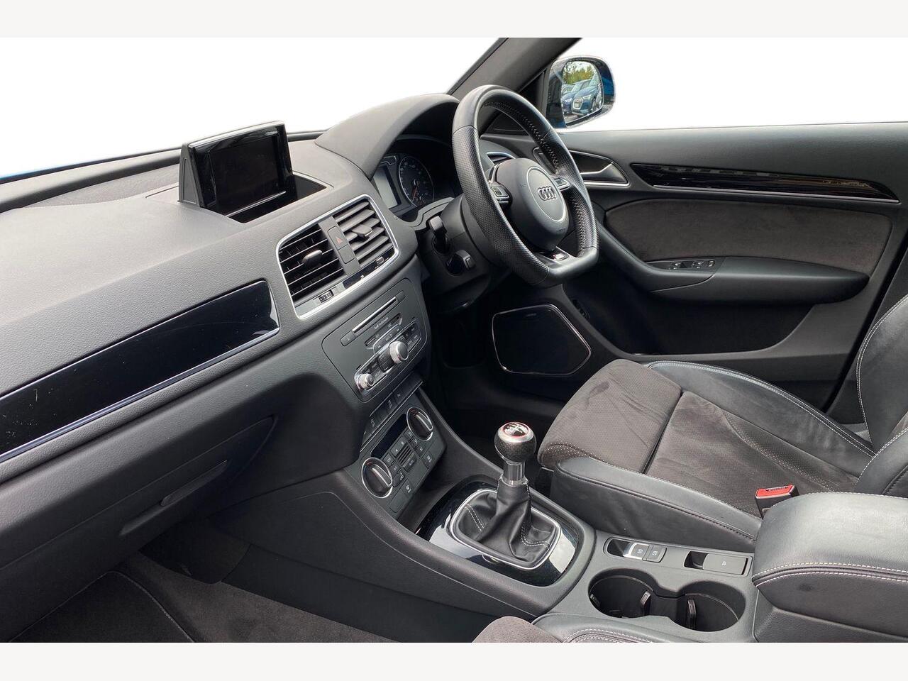 Used Audi Q3 2018 for sale - 76673359: Photo 2