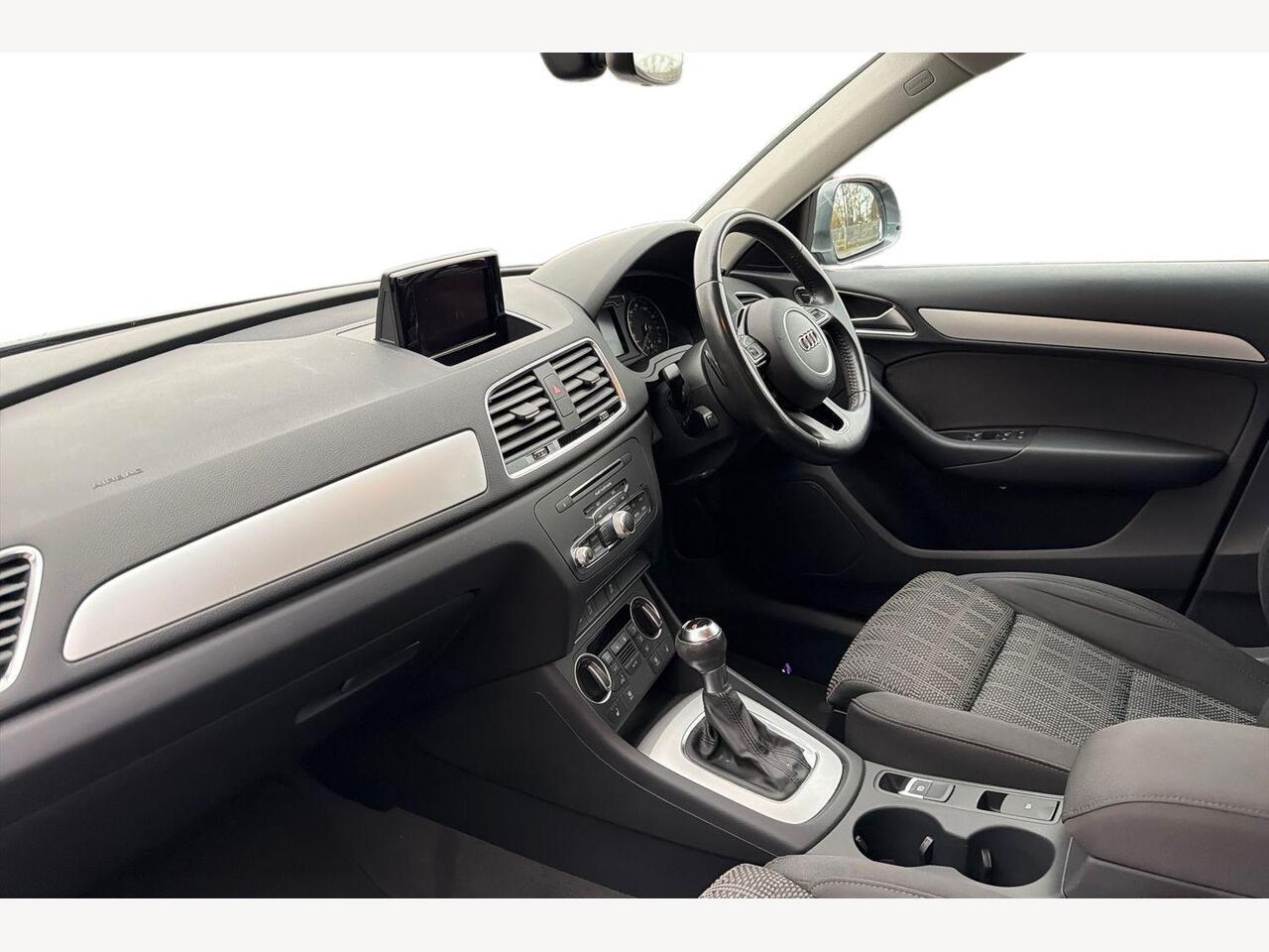 Used Audi Q3 2017 for sale - 76772842: Photo 2