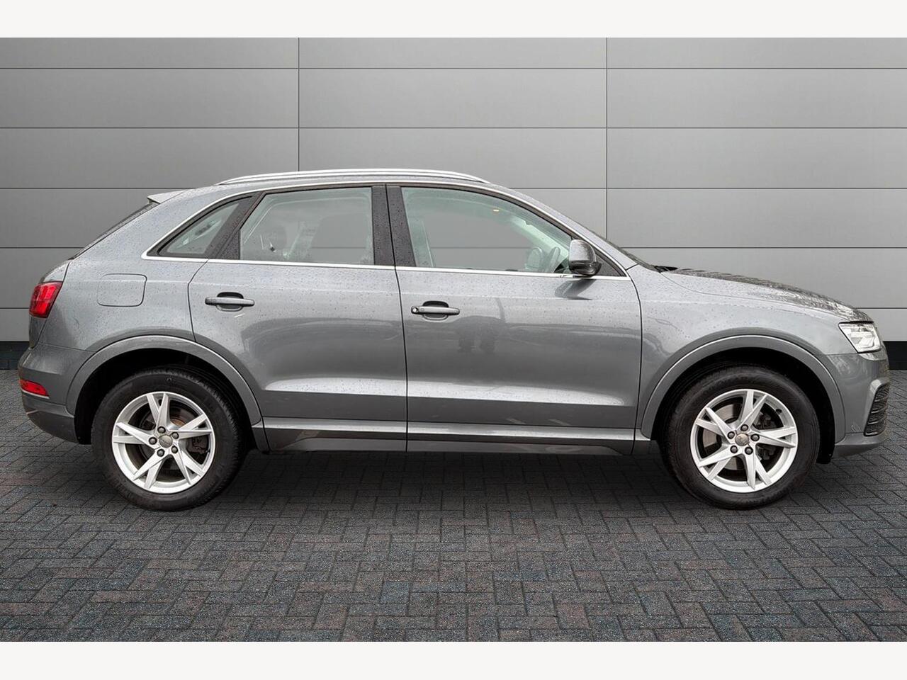 Used Audi Q3 2017 for sale - 76772842: Photo 4