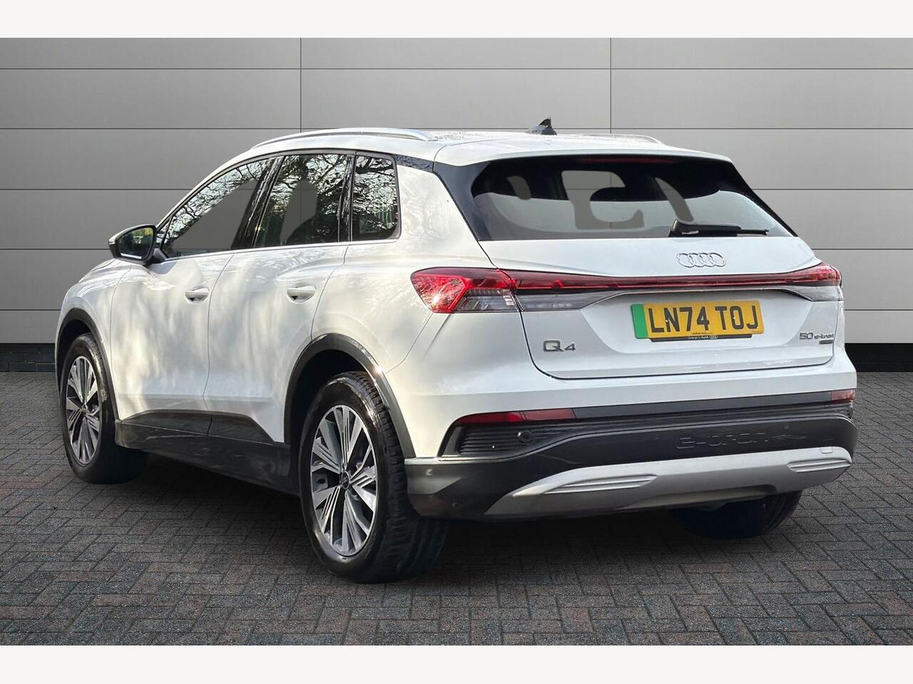 Used Audi Q4 e-tron 2024 for sale - 76677269: Photo 3