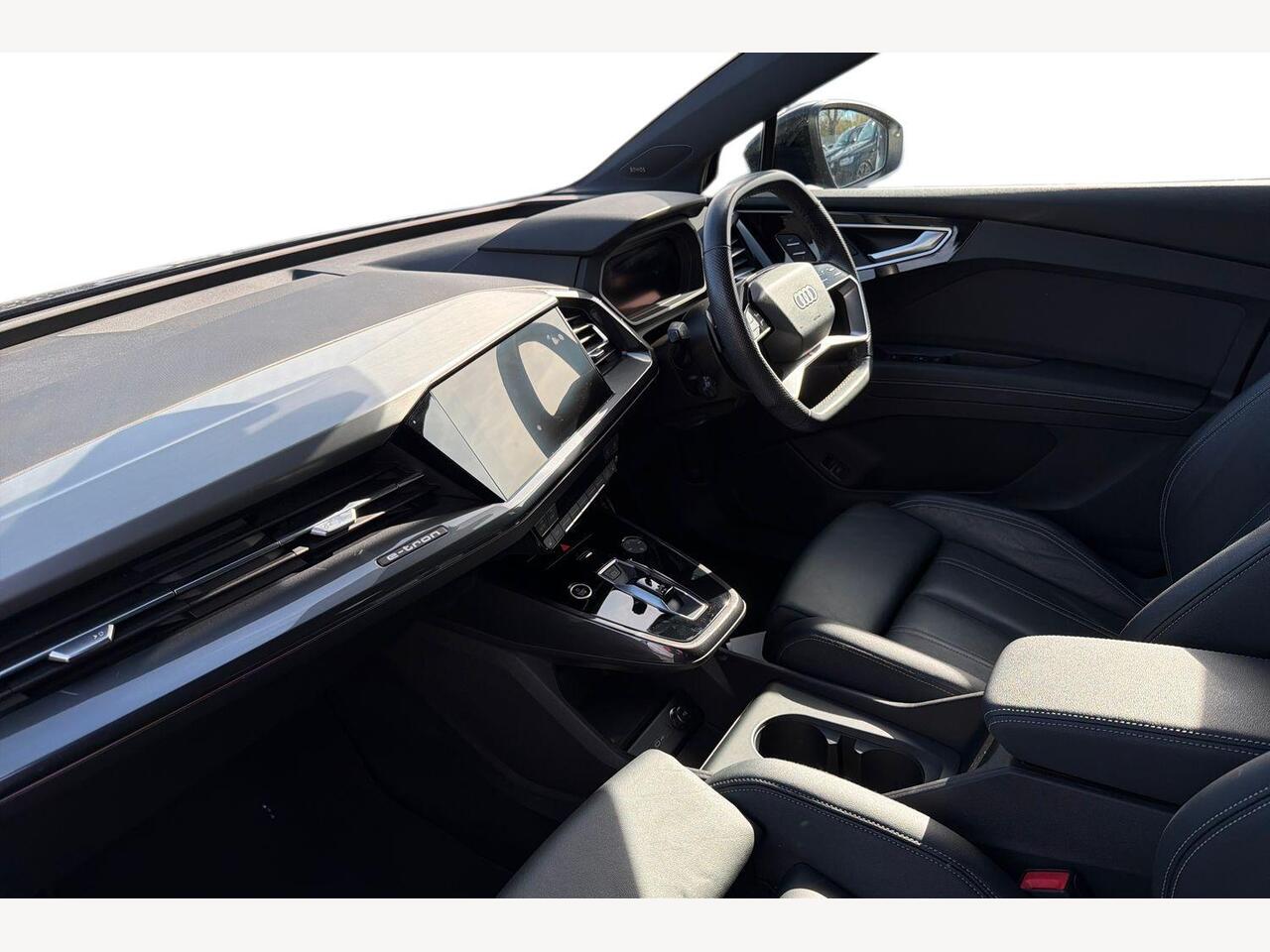 Used Audi Q4 e-tron 2021 for sale - 78158862: Photo 2