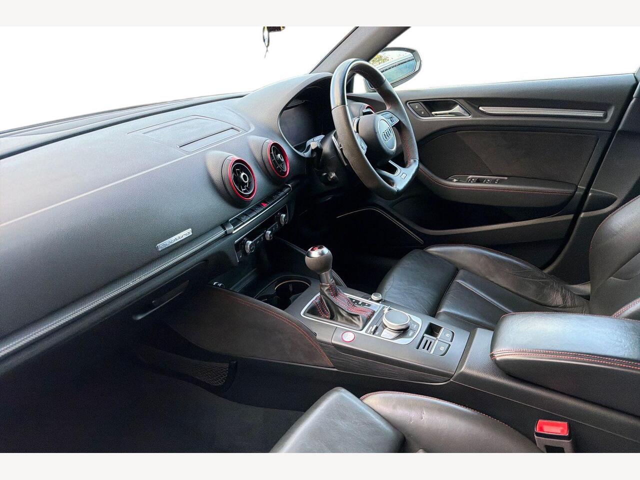 Used Audi RS3 2017 for sale - 76673651: Photo 2