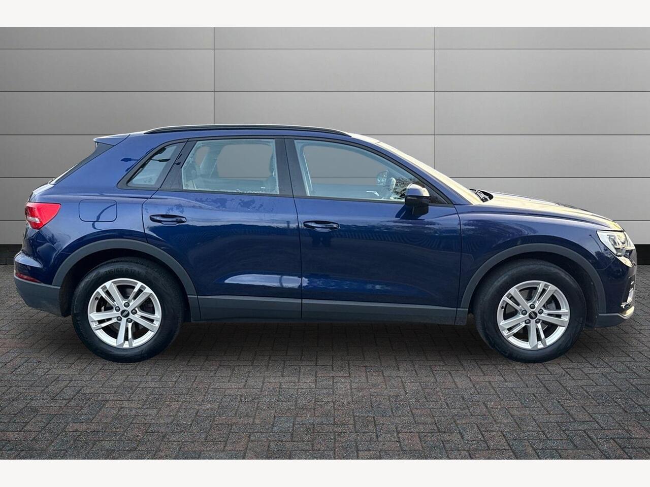 Used Audi Q3 2023 for sale - 76676536: Photo 4