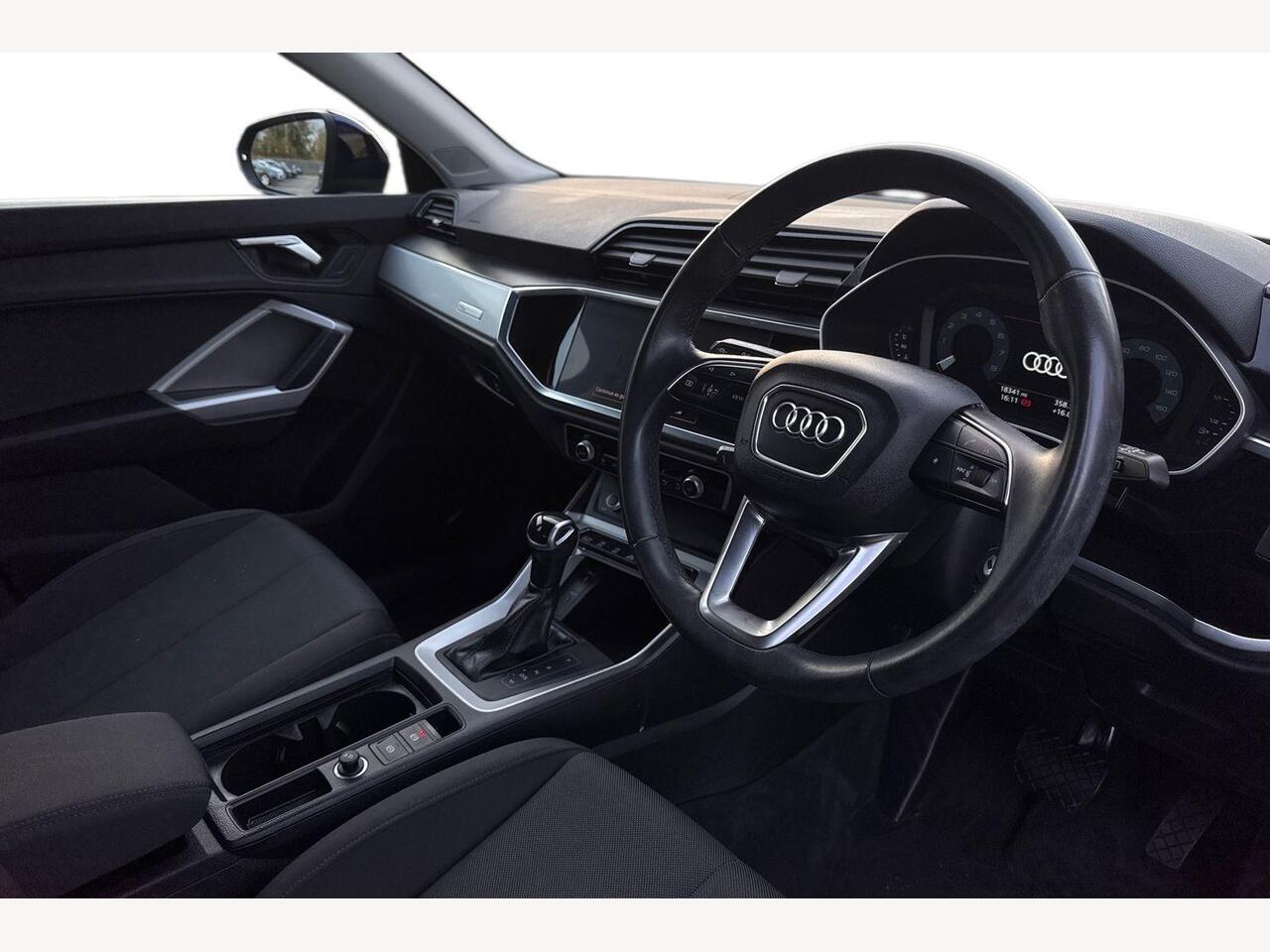 Used Audi Q3 2023 for sale - 76676536: Photo 6