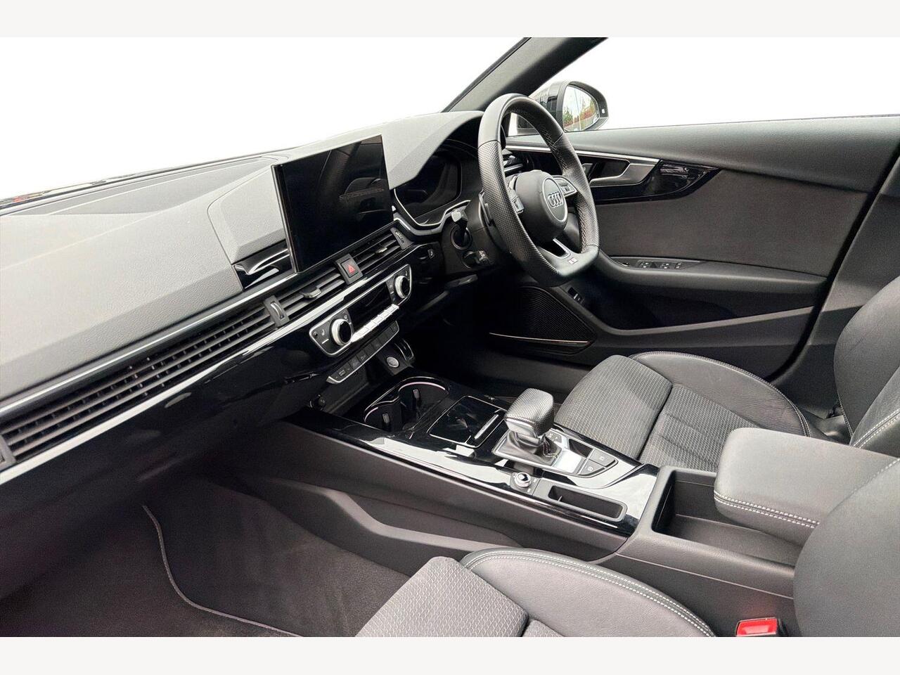 Used Audi A4 2022 for sale - 76675644: Photo 2