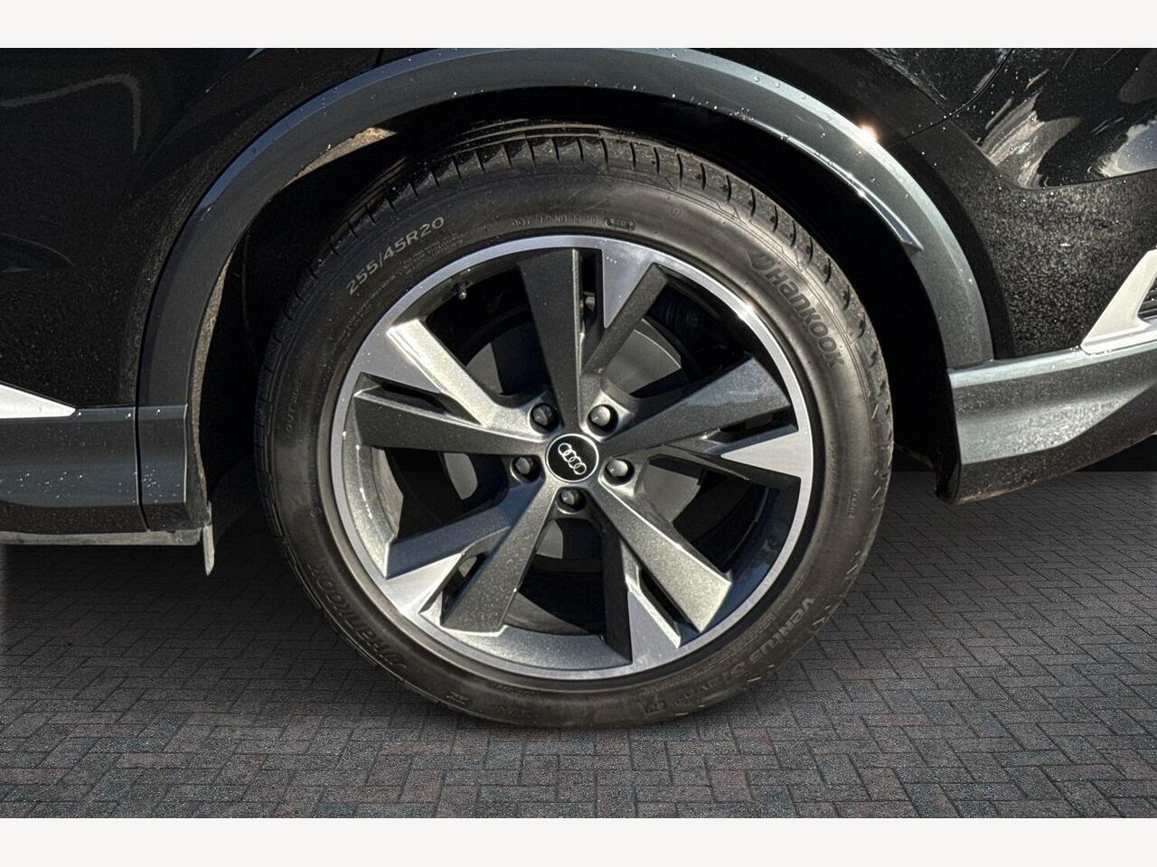 Used Audi Q4 e-tron 2025 for sale - 76680515: Photo 5