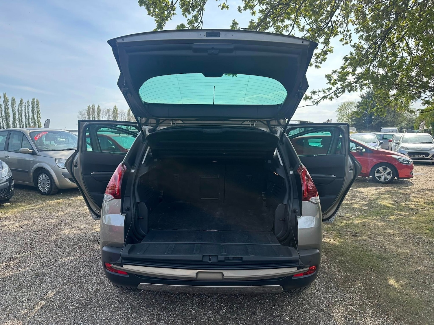 Used Peugeot 3008 2016 for sale - 76692850: Photo 14