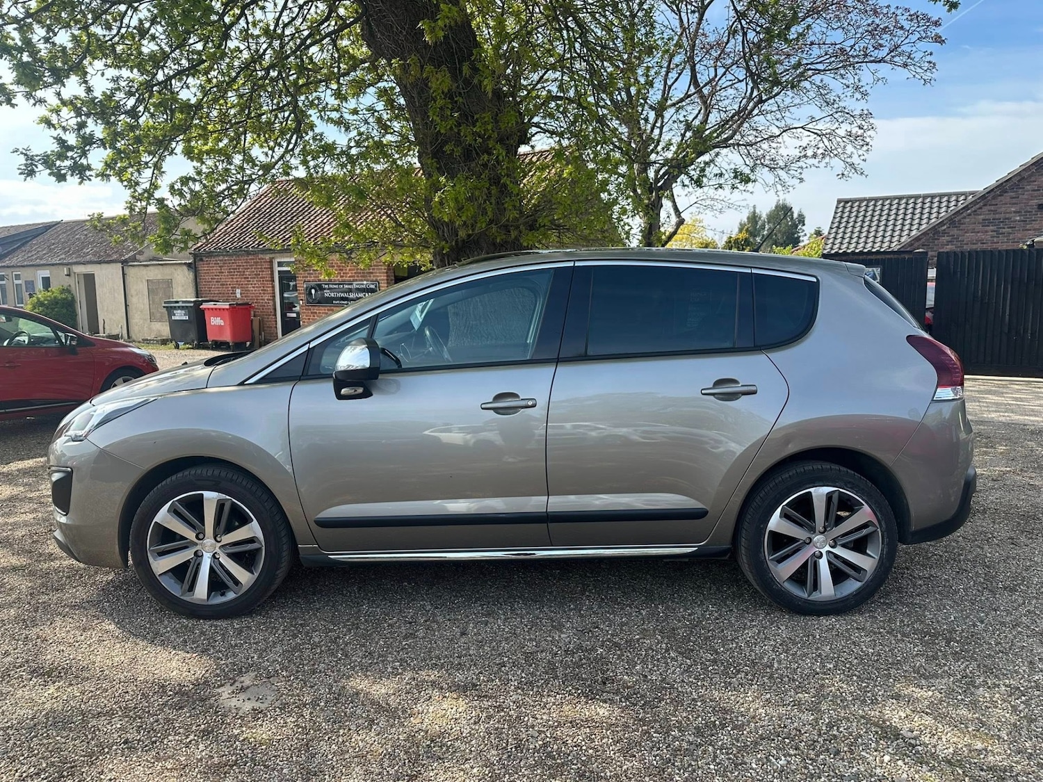 Used Peugeot 3008 2016 for sale - 76692850: Photo 8