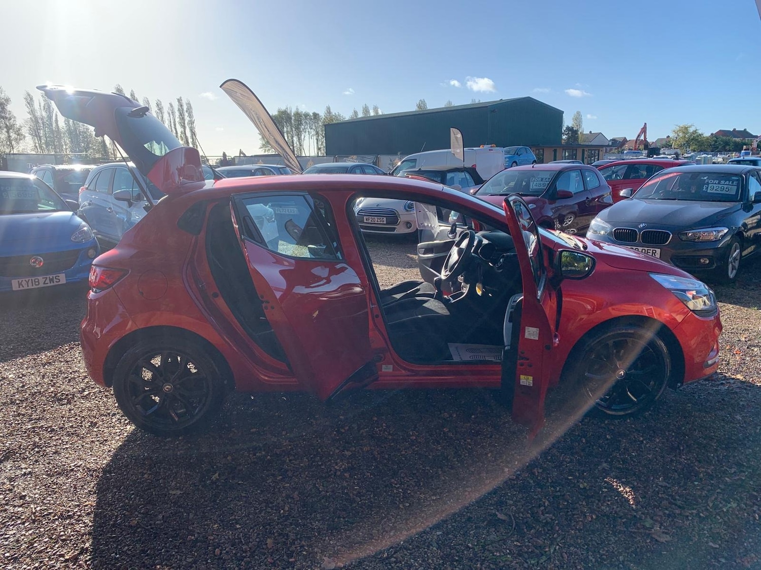 Used Renault Clio 2017 for sale - 76363430: Photo 12