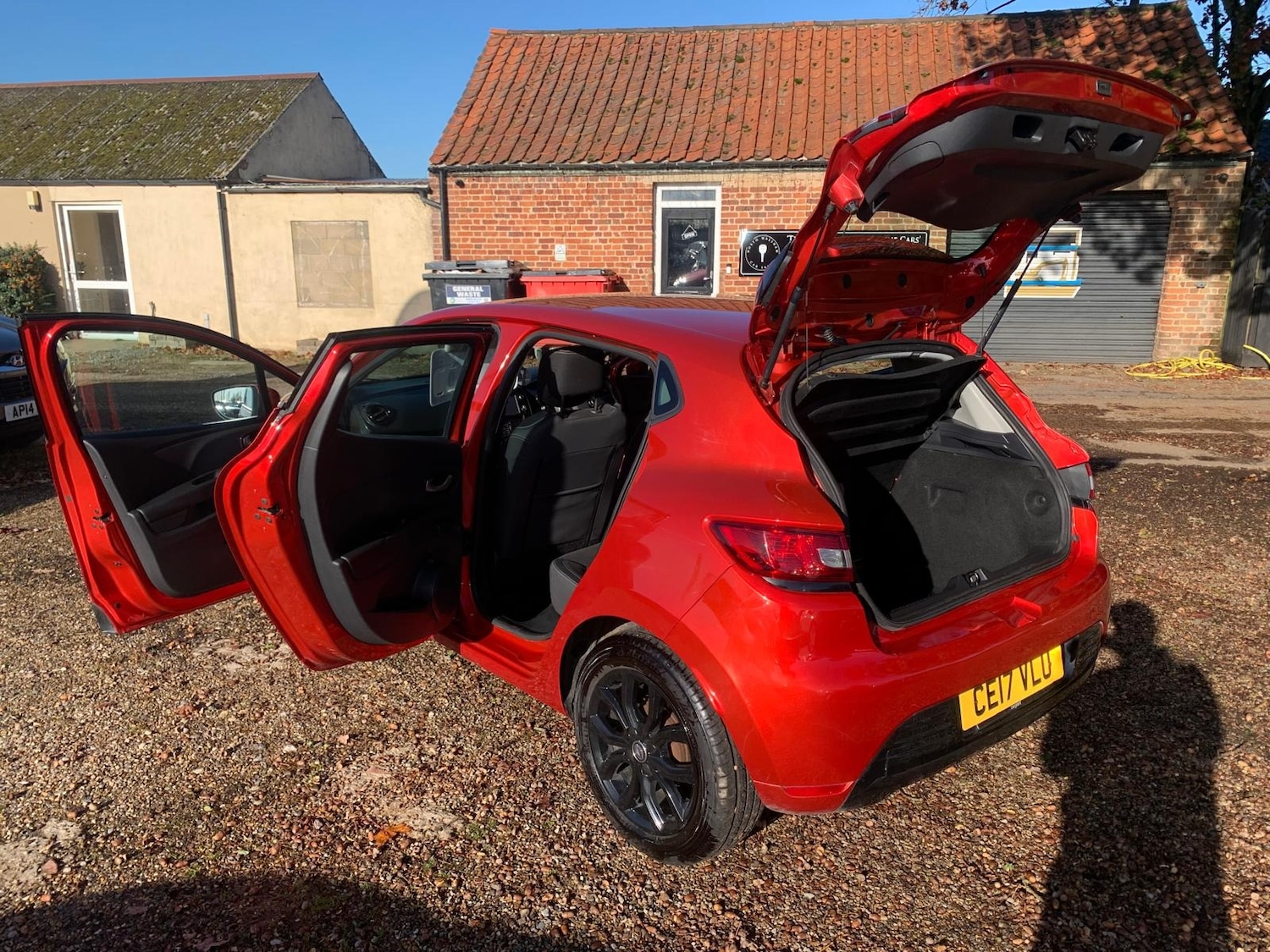 Used Renault Clio 2017 for sale - 76363430: Photo 15