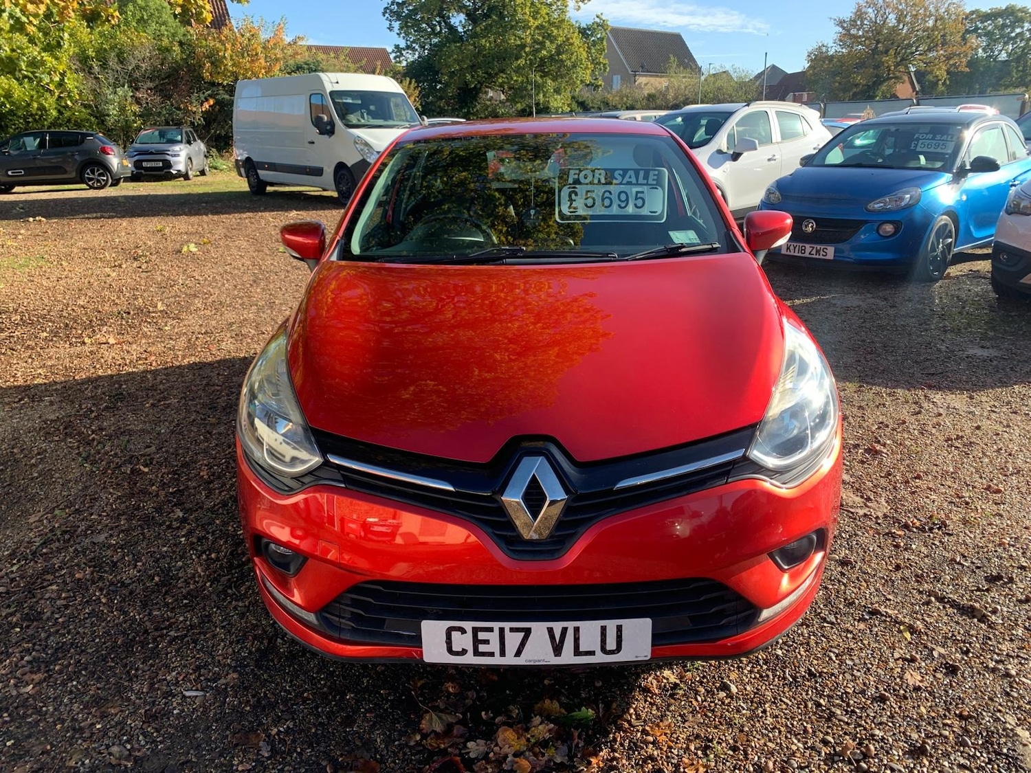 Used Renault Clio 2017 for sale - 76363430: Photo 2