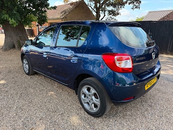 Used Dacia Sandero 2016 for sale - 79208337: Photo