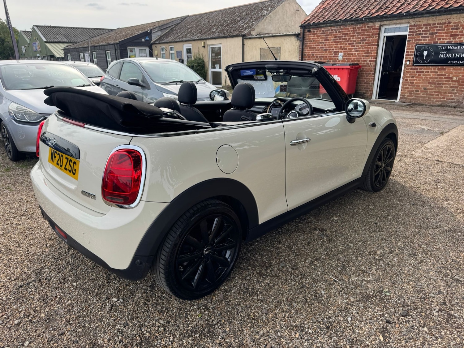 Used MINI Convertible 2020 for sale - 78121370: Photo 15