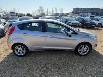 Used Ford Fiesta 2015 for sale - 77759076: Photo