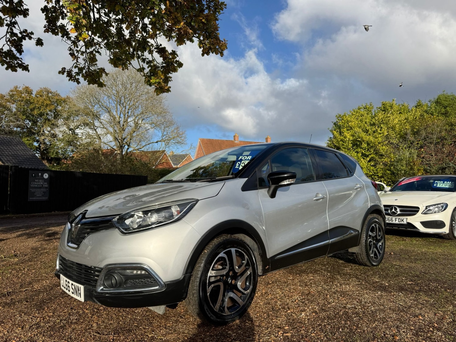 Used Renault Captur 2016 for sale - 76613509: Photo 3
