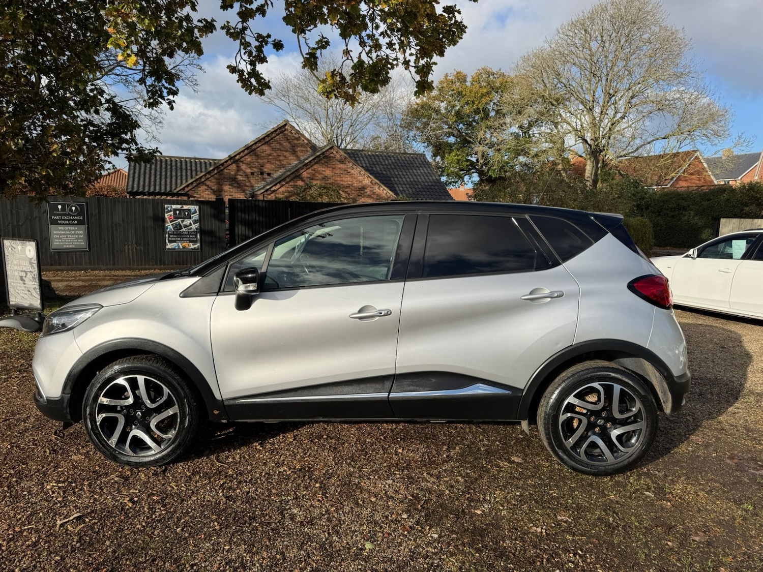 Used Renault Captur 2016 for sale - 76613509: Photo 4