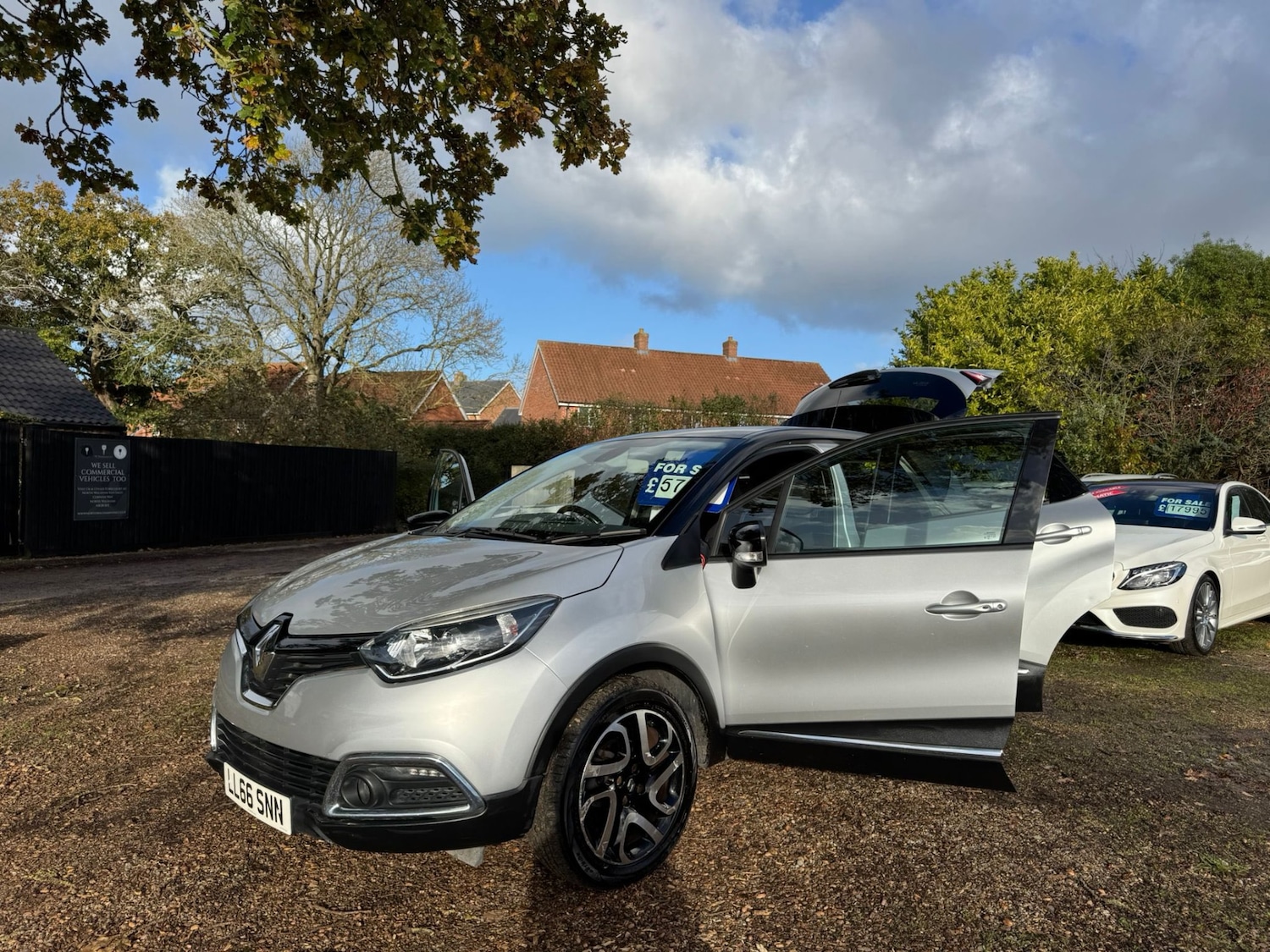 Used Renault Captur 2016 for sale - 76613509: Photo 9