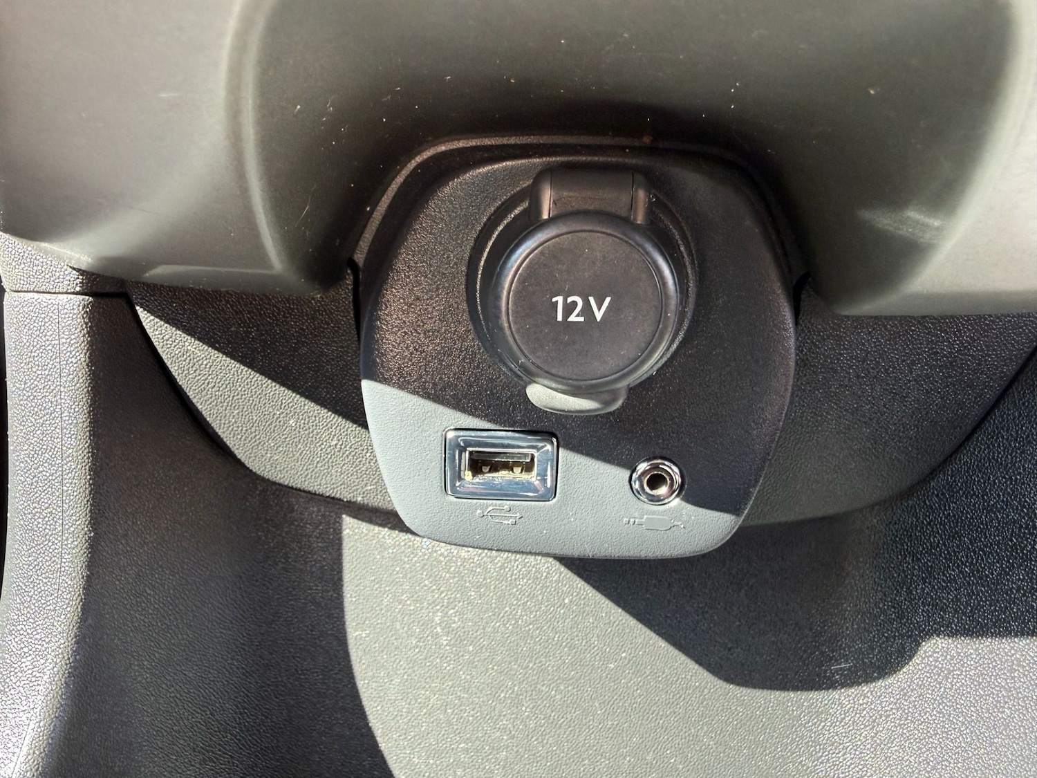 Used Peugeot 108 2016 for sale - 77931824: Photo 23