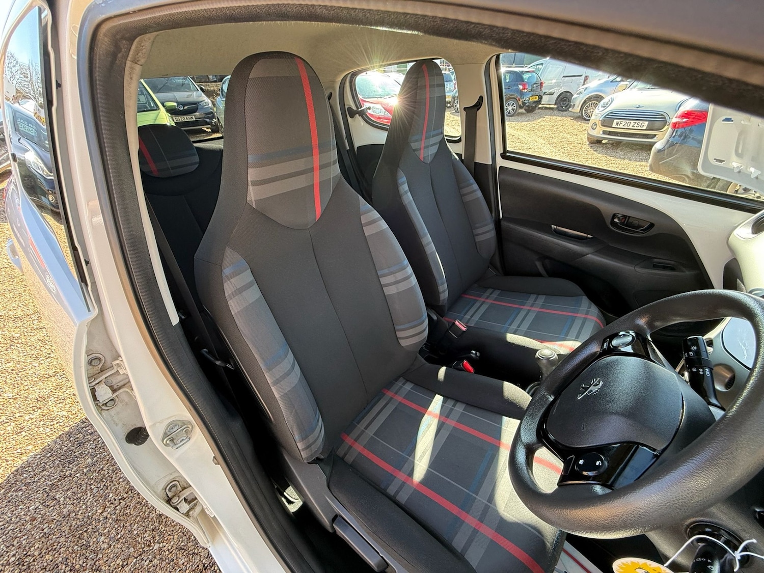 Used Peugeot 108 2016 for sale - 77931824: Photo 25