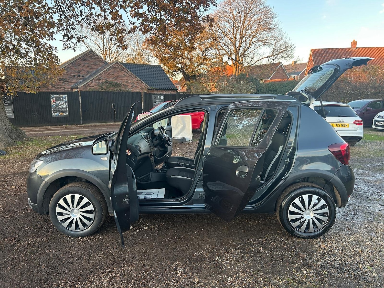 Used Dacia Sandero Stepway 2018 for sale - 76807083: Photo 16