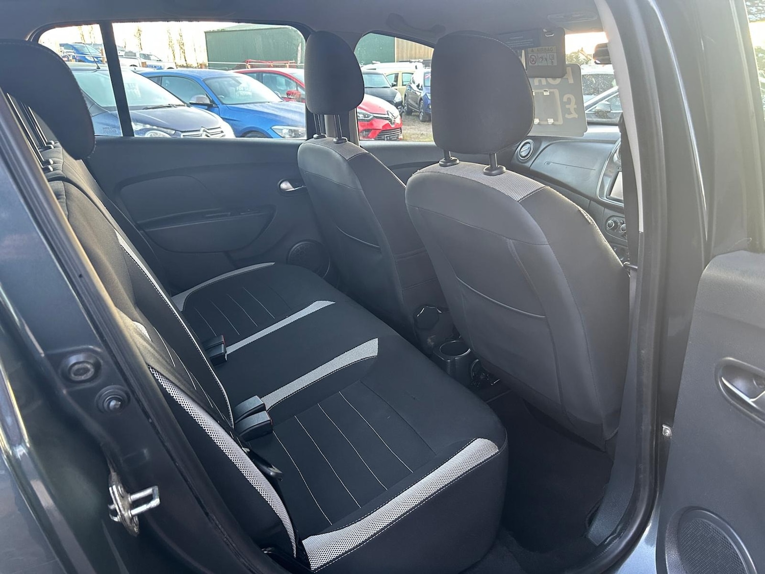 Used Dacia Sandero Stepway 2018 for sale - 76807083: Photo 28