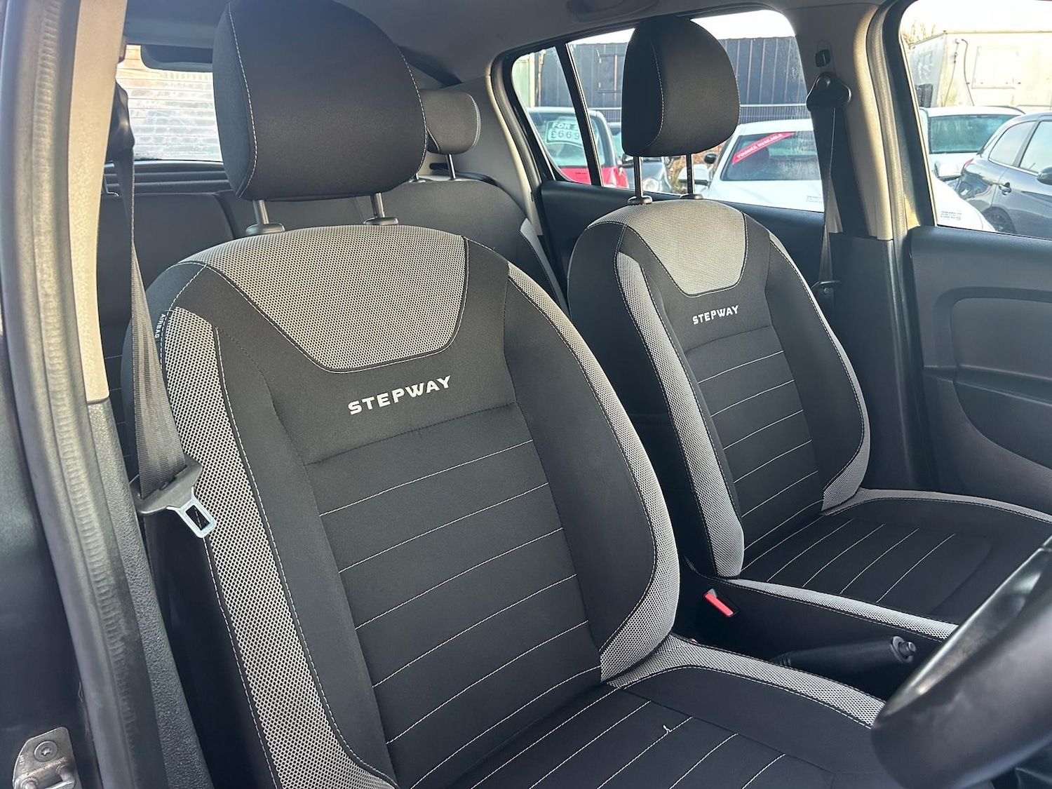 Used Dacia Sandero Stepway 2018 for sale - 76807083: Photo 33