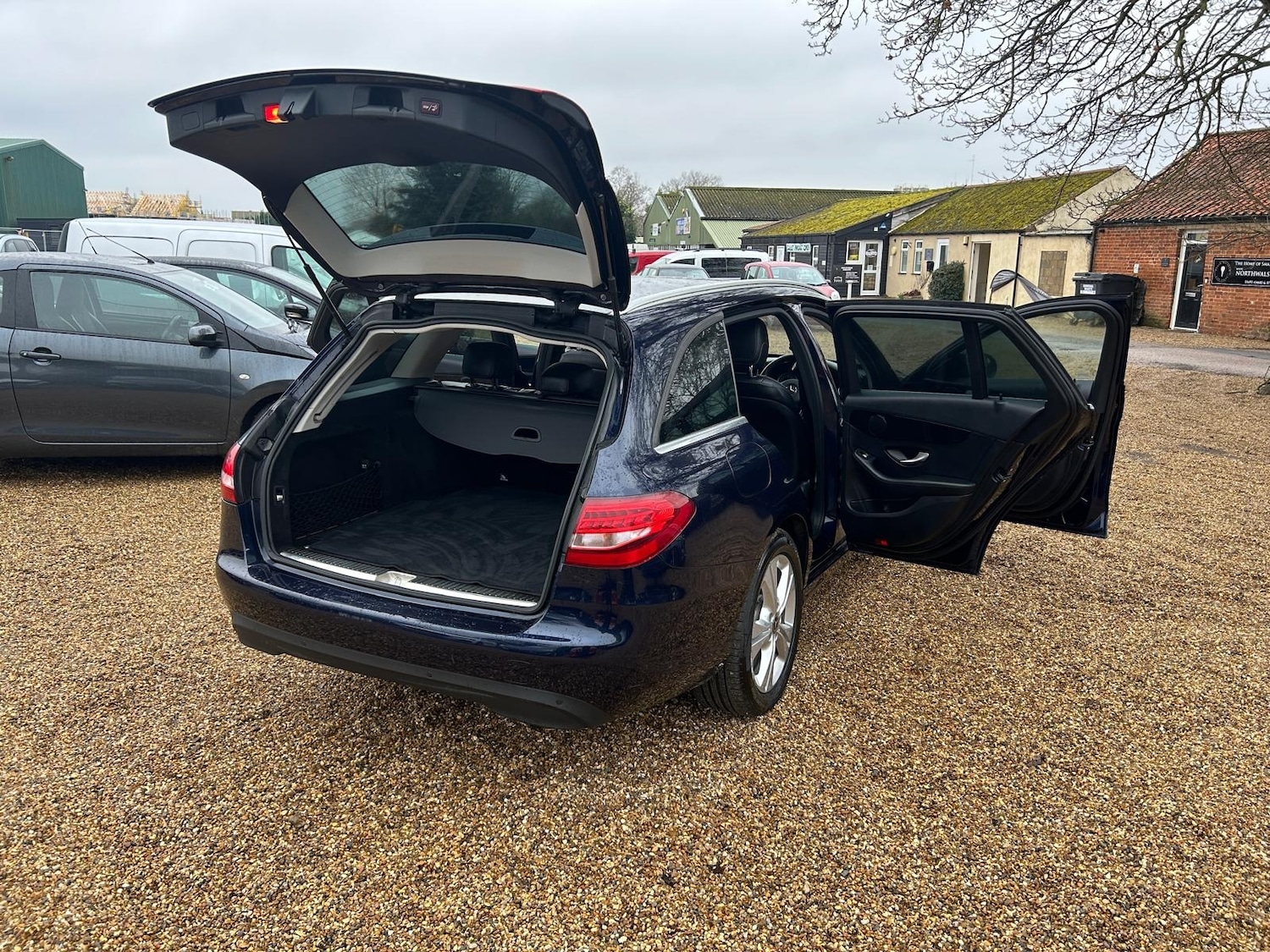 Used Mercedes-Benz C Class 2017 for sale - 77296610: Photo 13