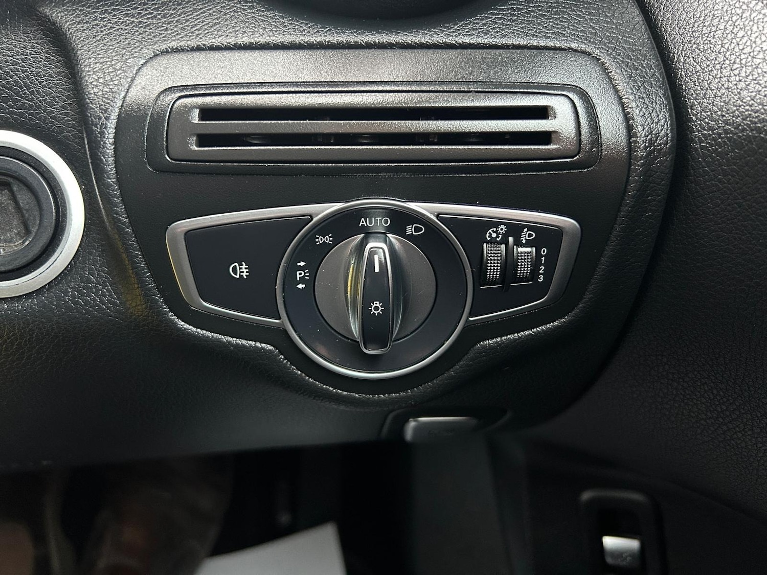 Used Mercedes-Benz C Class 2017 for sale - 77296610: Photo 37