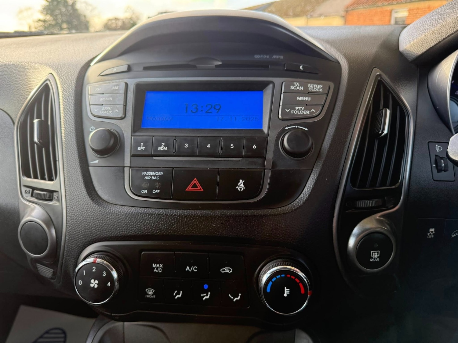 Used Hyundai Ix35 2014 for sale - 76611346: Photo 32