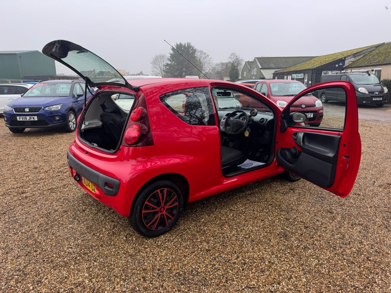 Used Peugeot 107 2014 for sale - 77502587: Photo 12