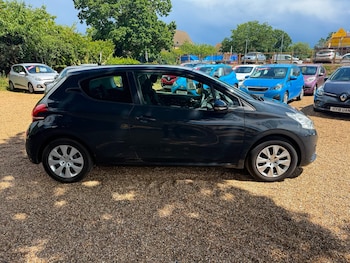 Used Peugeot 208 2016 for sale - 78849089: Photo