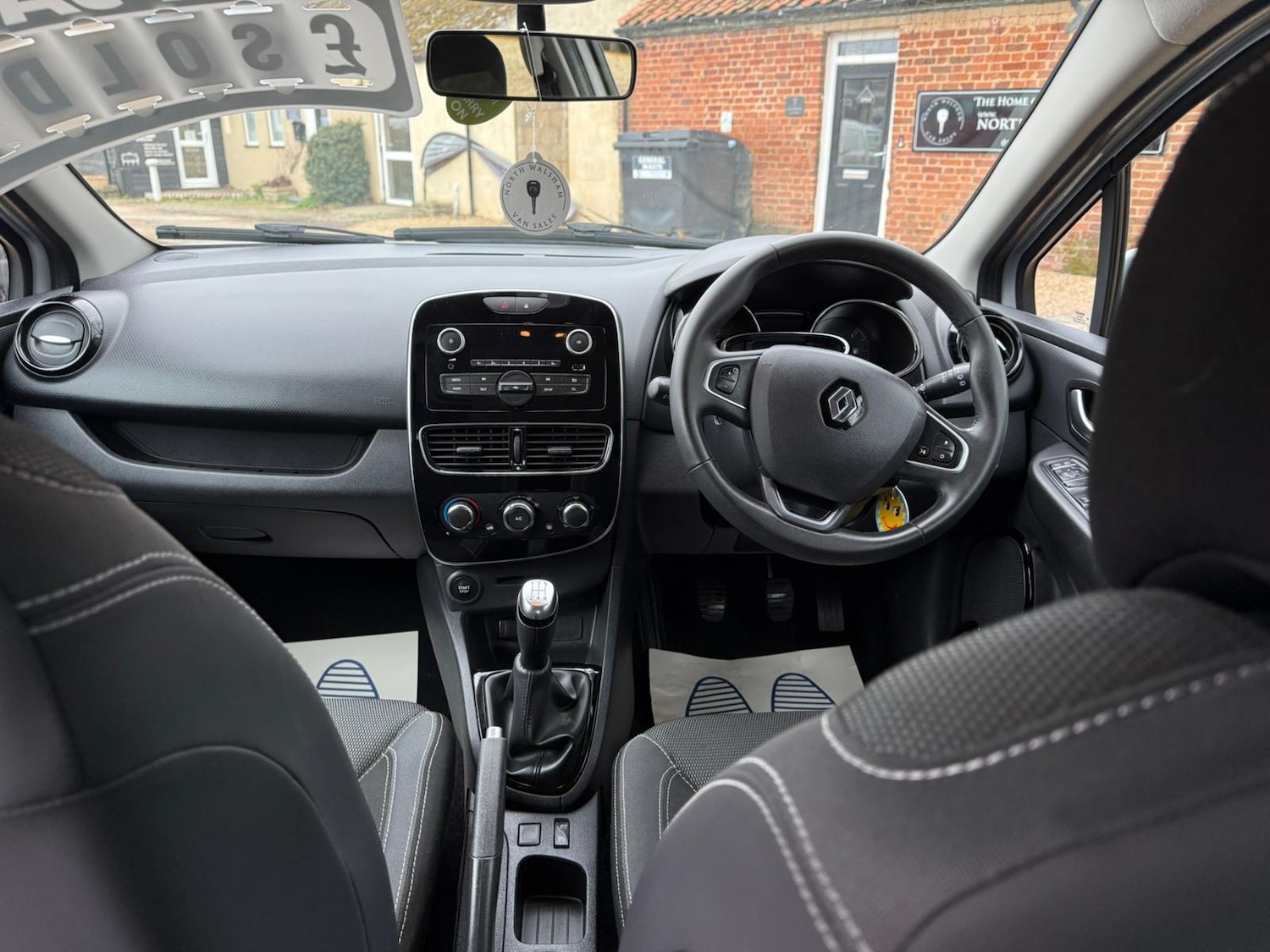 Used Renault Clio 2019 for sale - 77339250: Photo 25