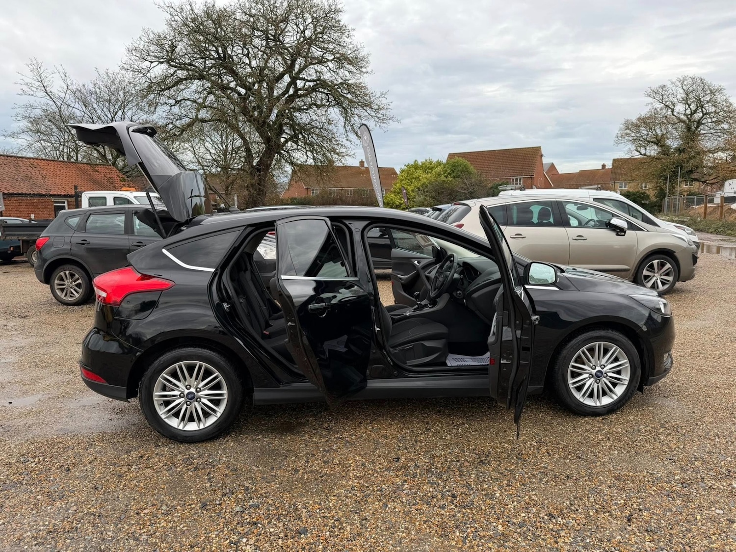Used Ford Focus 2018 for sale - 76891885: Photo 12