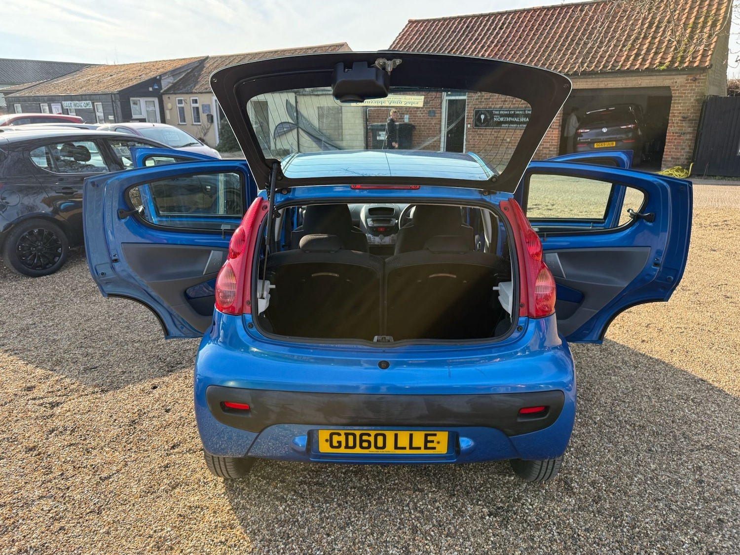 Used Peugeot 107 2010 for sale - 77961772: Photo 11