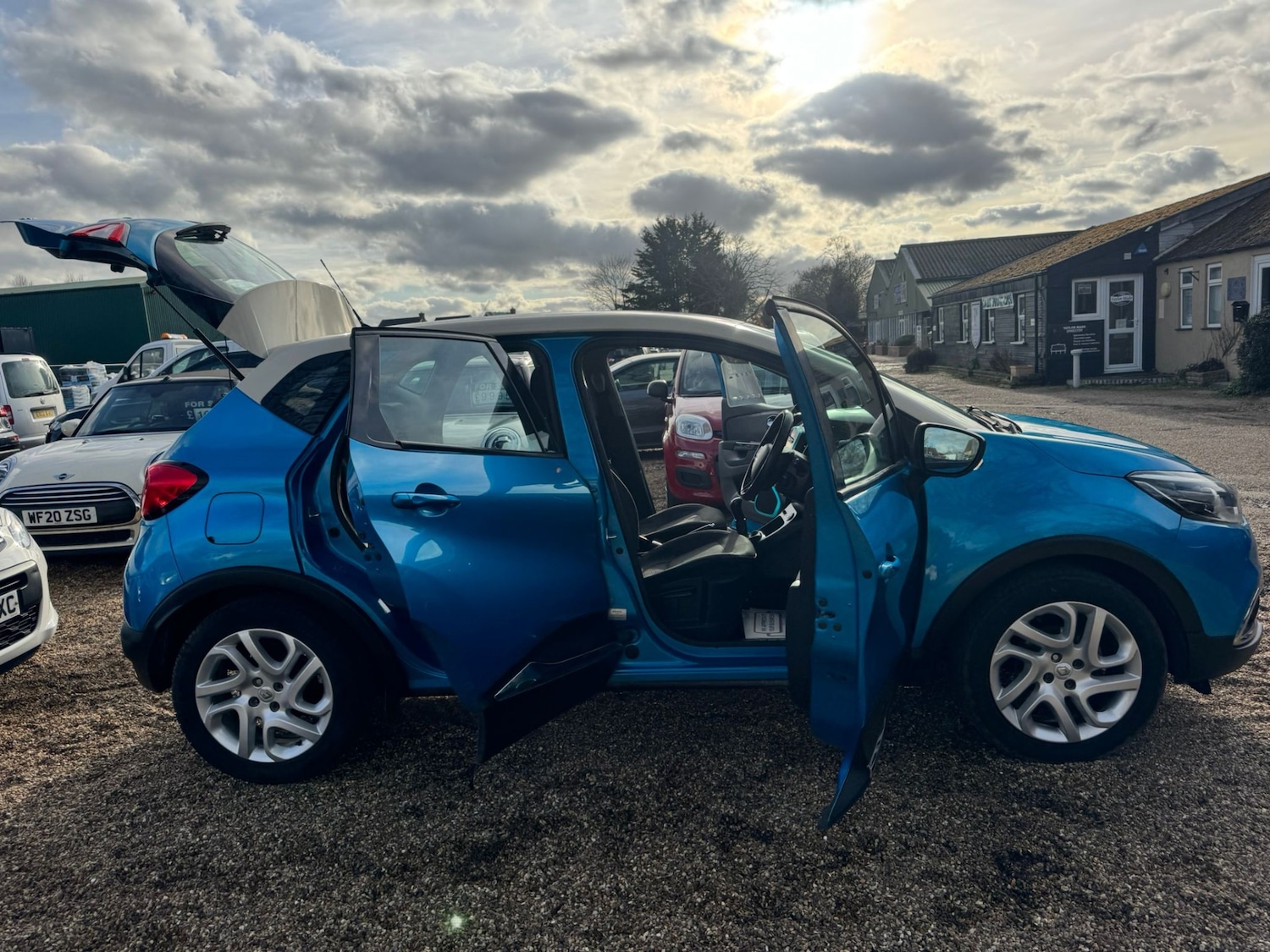 Used Renault Captur 2015 for sale - 77662285: Photo 12