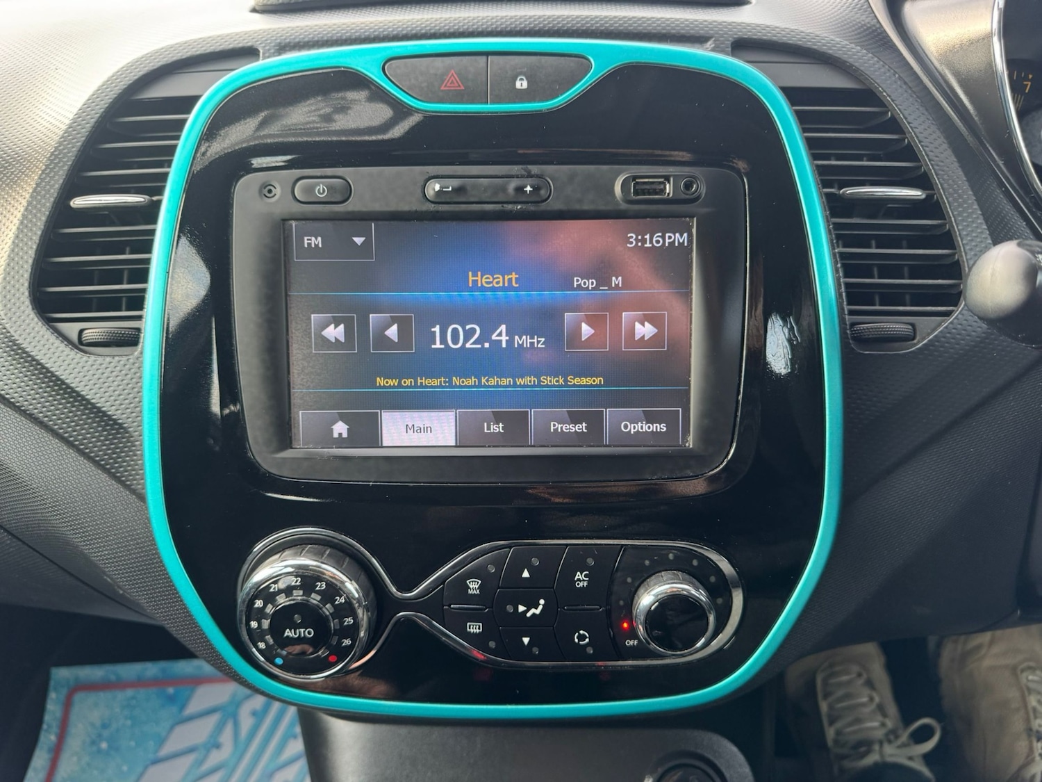 Used Renault Captur 2015 for sale - 77662285: Photo 25