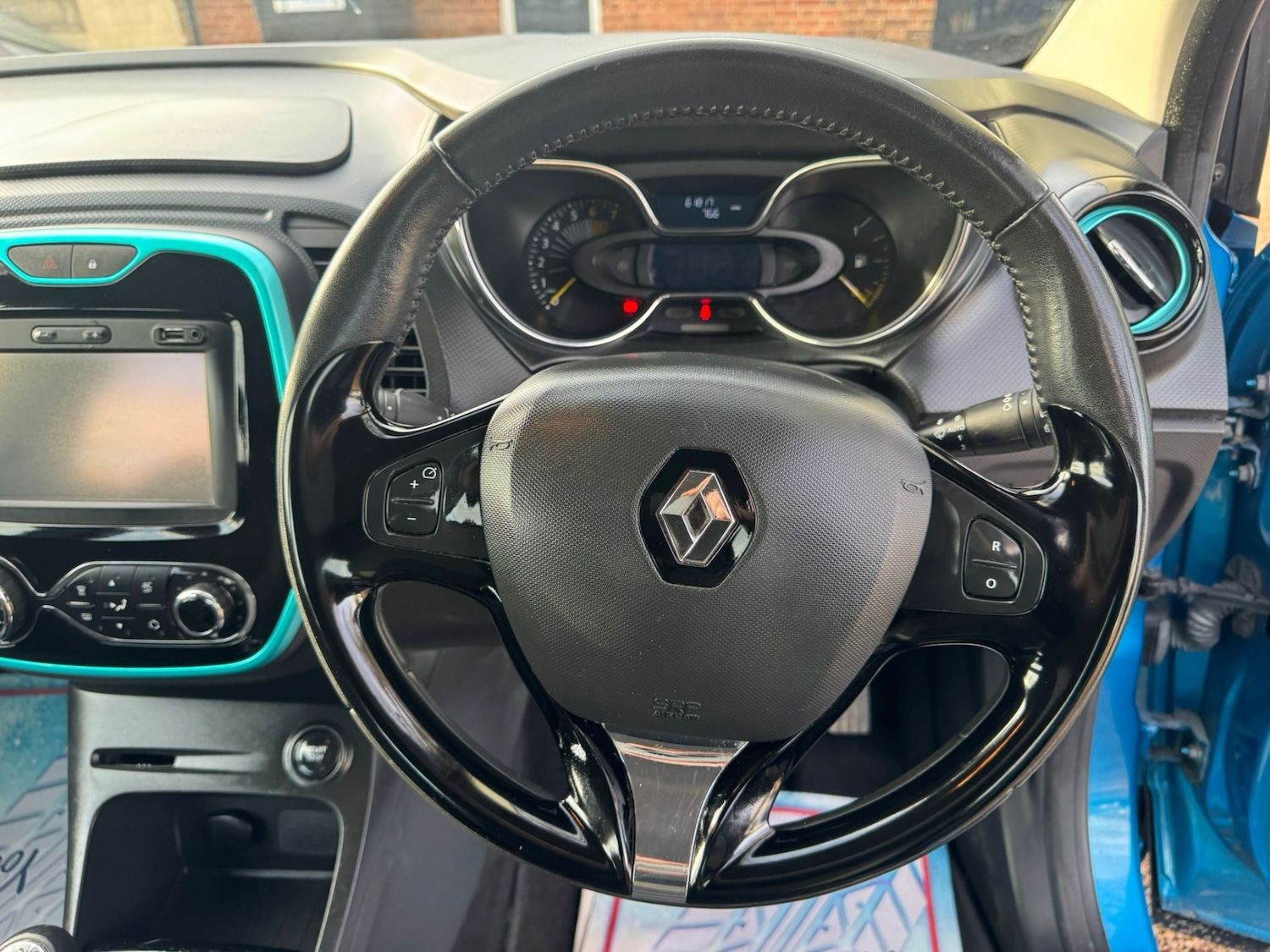 Used Renault Captur 2015 for sale - 77662285: Photo 33