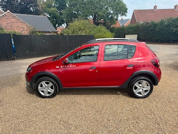 Used Dacia Sandero Stepway 2014 for sale - 79418215: Photo
