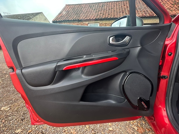 Used Renault Clio 2015 for sale - 76262738: Photo 22