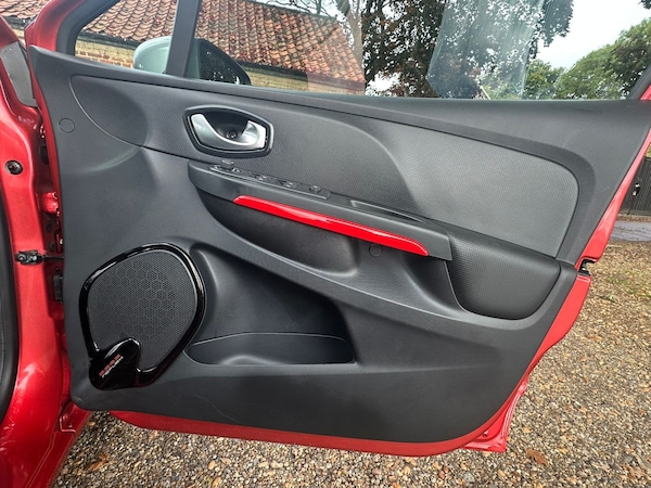 Used Renault Clio 2015 for sale - 76262738: Photo 23