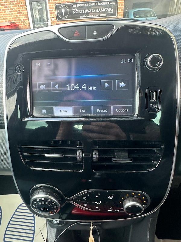 Used Renault Clio 2015 for sale - 76262738: Photo 29