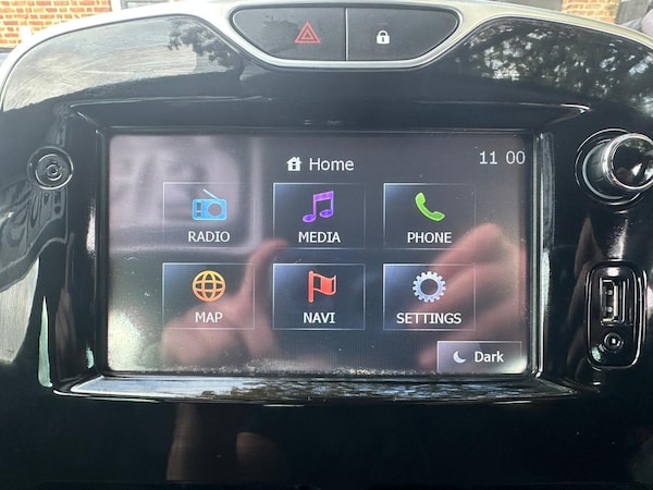 Used Renault Clio 2015 for sale - 76262738: Photo 30